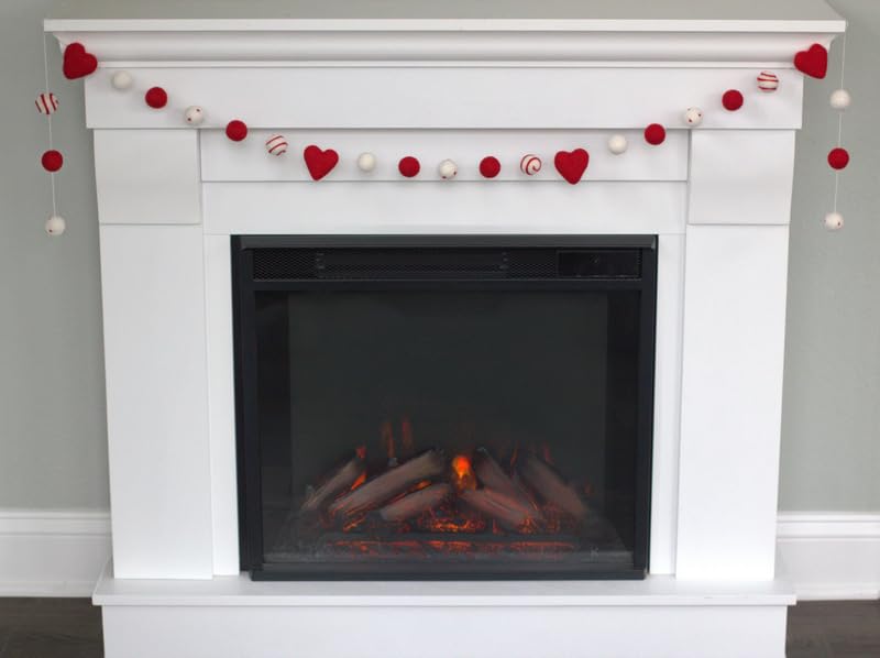 Matthew Mae Valentines Garland - Felt Balls Hearts