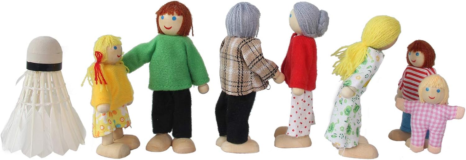 Yeooyoor Wooden Doll House Family 7 Figures
