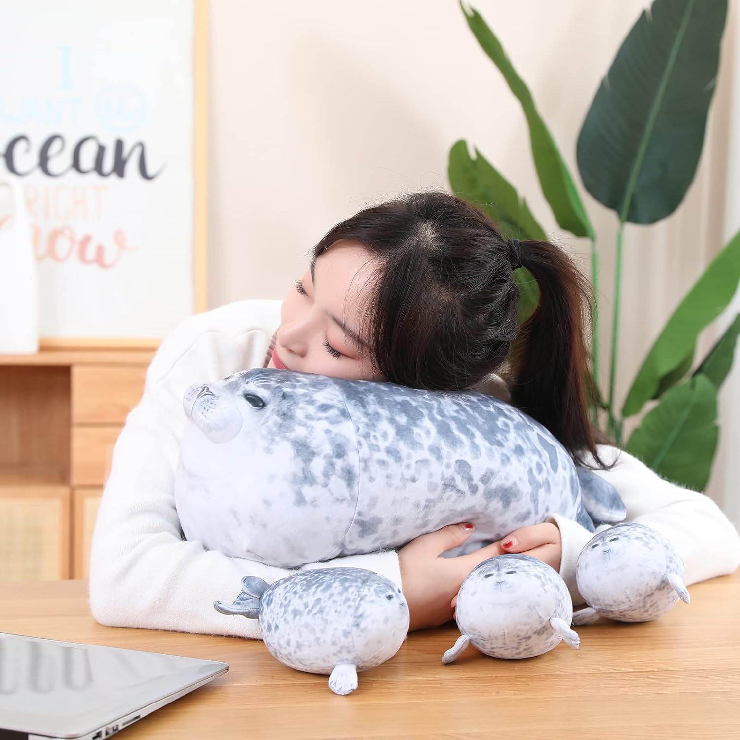 SQEQE Chubby Seal Pillow with 4 Baby Seal Plushies